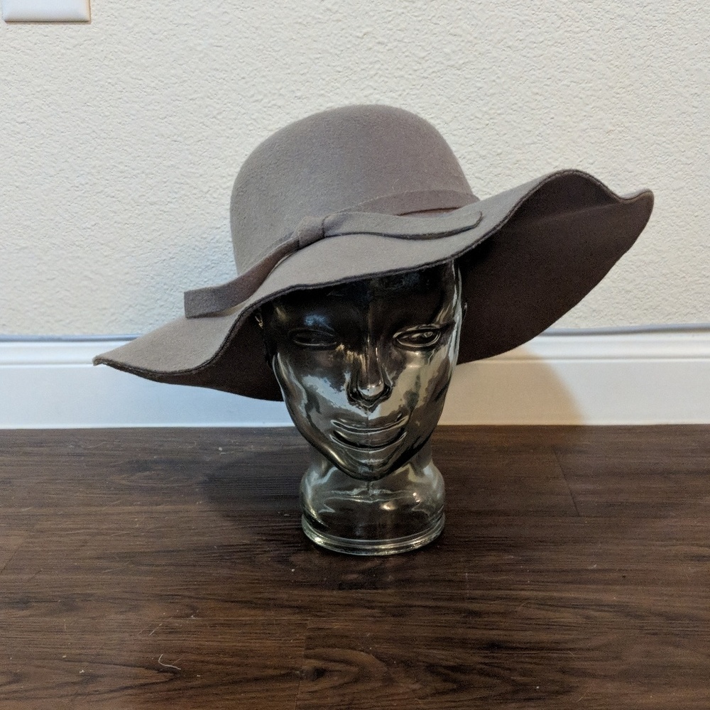 Wool Hat! Perfect condition.